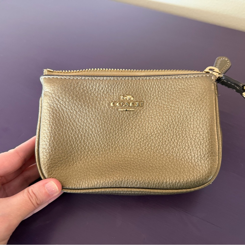 COACH Metallic Gold Pebbled Leather Wallet Wristlet Pouch
